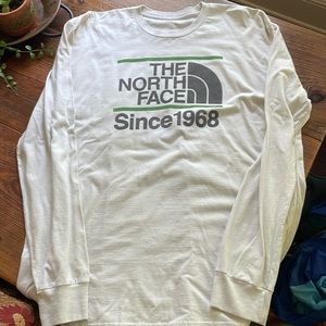 North Face Mens T shirt. Gently worn. No stains or holes!